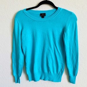 Women’s Worthington Size Small Lightweight Crew Sweater. Teal Blue Color
